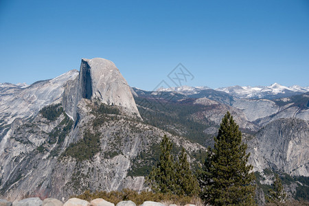 Yosemite公园的春季图片