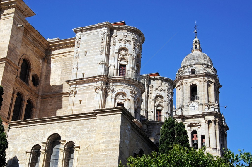 大教堂CatedralLaManquita和钟楼图片