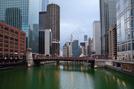 芝加哥市中心河滨图片