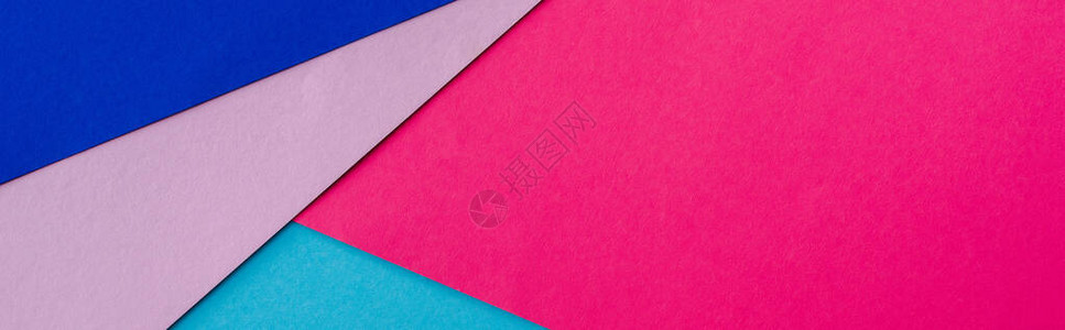 带有粉红色蓝色和紫色纸的抽象几何背图片