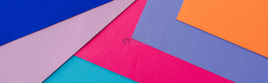 具有橙色粉红色蓝色和紫纸的抽象几何背图片