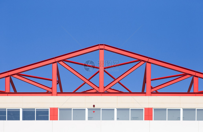 新工业建筑屋顶的钢铁结构图片