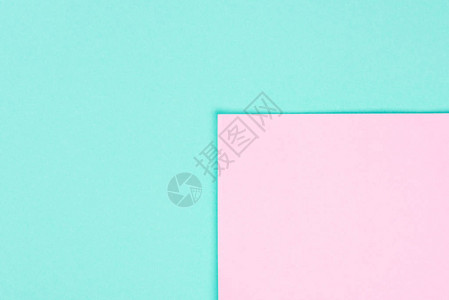 具有复制空间的现代简单蓝色和粉背景图片