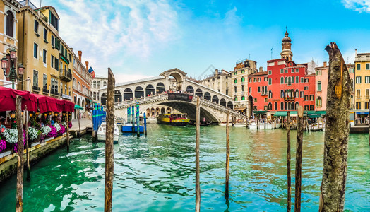 意大利威尼斯Rialto桥的著名CanalGrand图片
