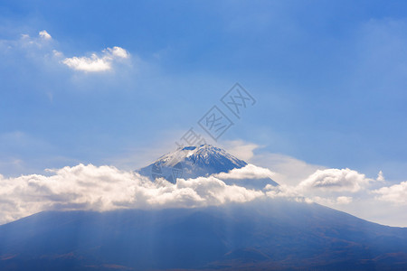 日本第一高峰富士山图片