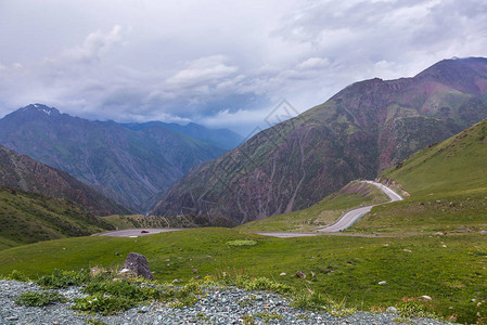 吉尔斯坦山地景观图片