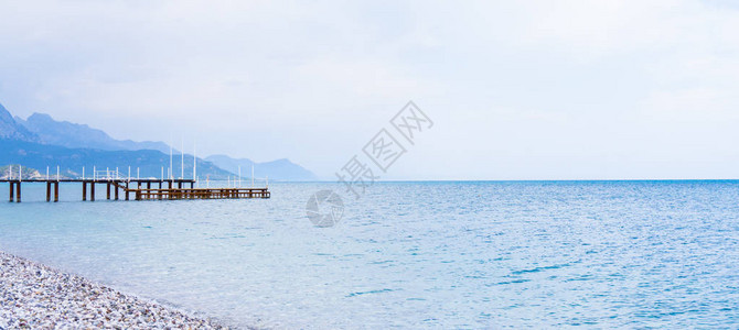 海和石头海岸背景图片