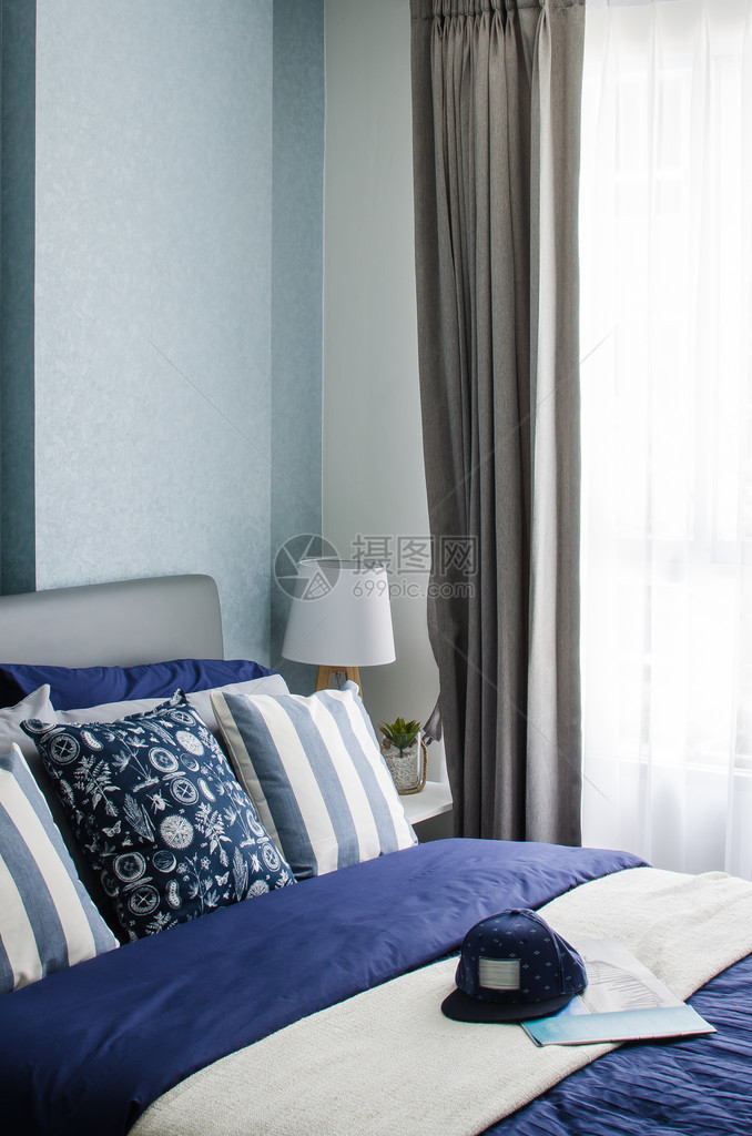 现代蓝色卧室设计装修图片