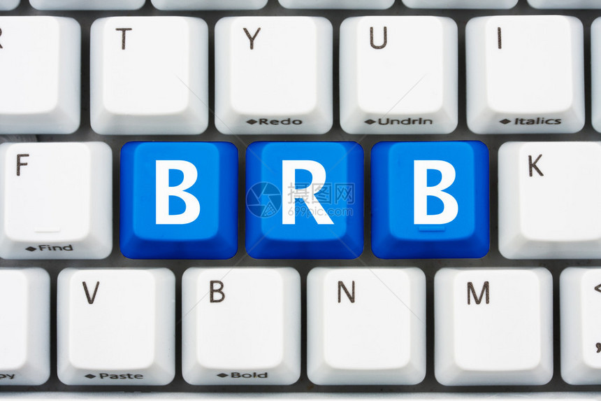 带有蓝键拼BRB的计算机图片
