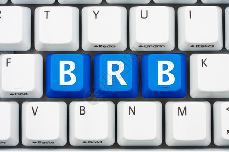 带有蓝键拼BRB的计算机背景图片