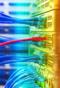 网络核心连接的网络电缆连图片