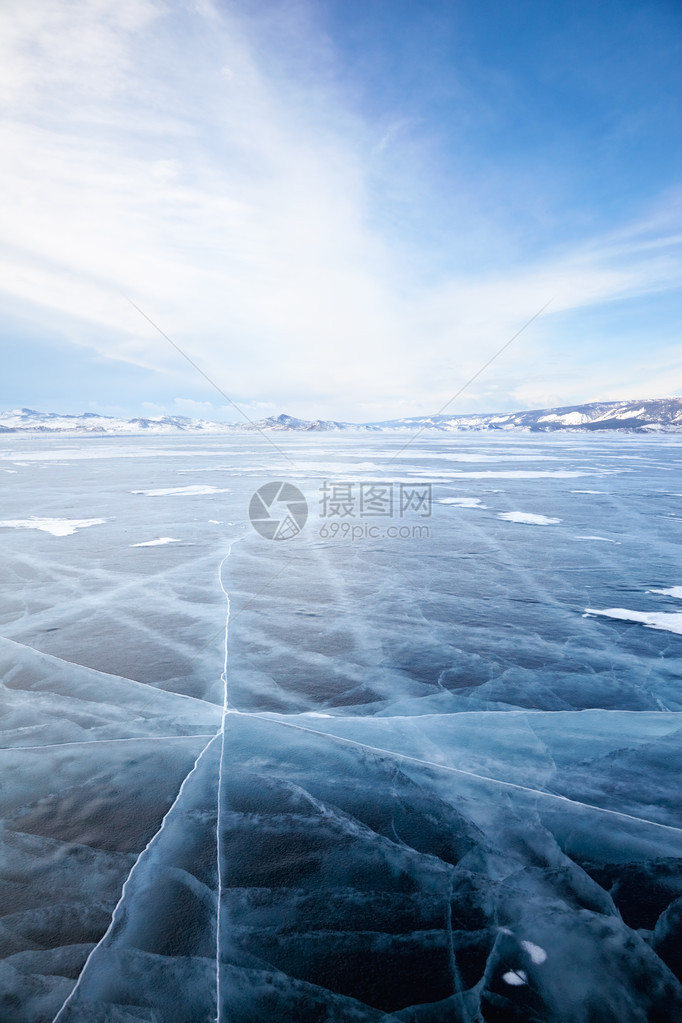 西伯利亚湖Baikal的冬季冰雪风景图片