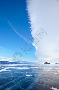 西伯利亚湖Baikal的冬季冰雪风景图片