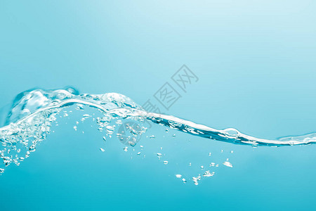 透明纯净的大浪水蓝图片