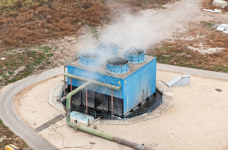 化工厂的蓝色工业冷却塔顶视图关注冷却塔图片