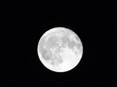 一个惊人的全月光摄影在黑暗的天空下与一些背景图片