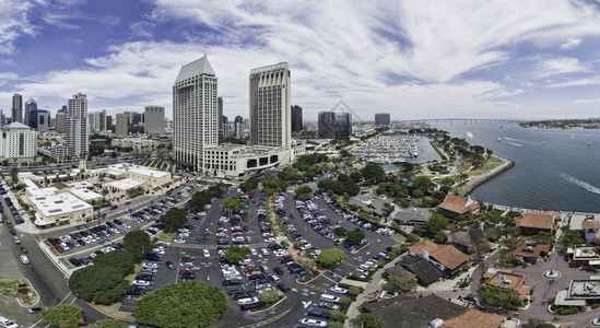 美国加利福尼亚州圣迭戈海滨和海港村地区空中全天空图片