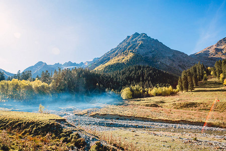 山高景观山峰图片