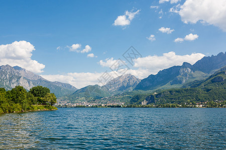 意大利夏季加尔拉特湖景观图片