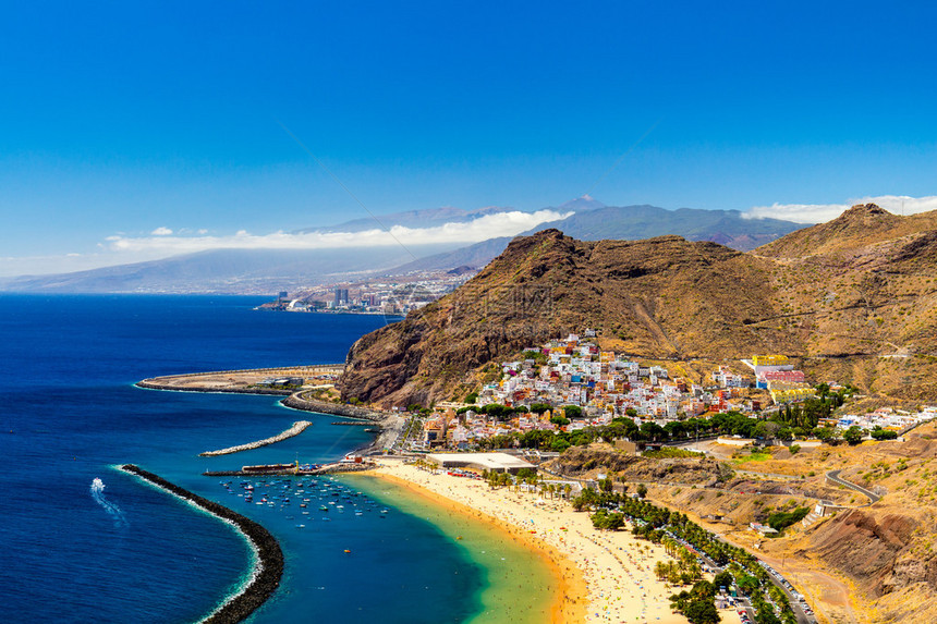 西班牙加那利群岛特纳里菲岛Tenerife的著名海滩和海洋环礁湖PlayadelasT图片