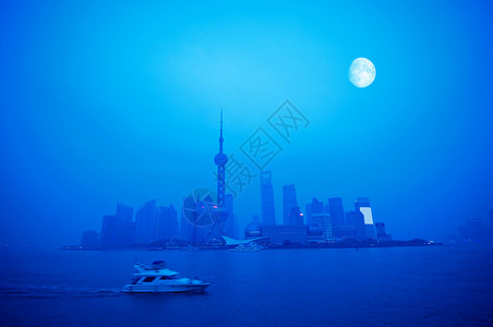 黄昏时分美丽的上海浦东天际线图片