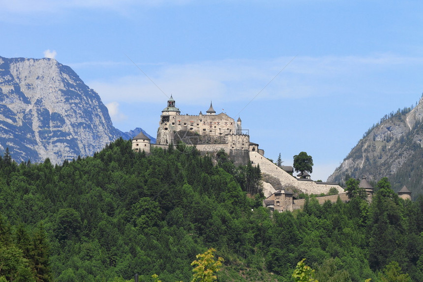 奥地利萨尔茨堡附近的阿尔卑斯山城堡图片
