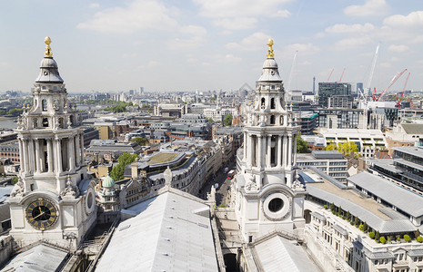 伦敦市是全球金融的主要中心之一图片