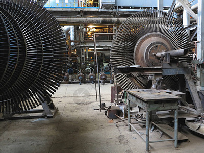 发电机蒸汽涡轮机在发电厂图片