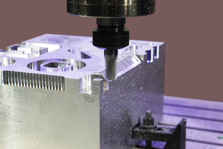 工业金属零件钻孔速度机械工程金属加工车图片