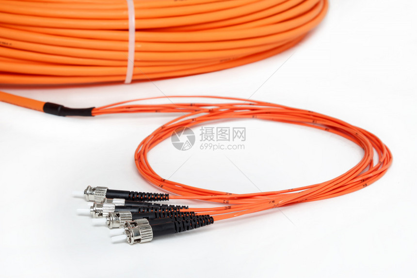 橙色跳线上的光纤ST连接器组图片