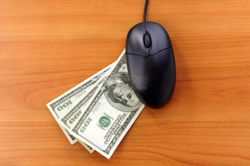 带有黑电脑鼠标和一百元钞票的互联网金融概念Name图片