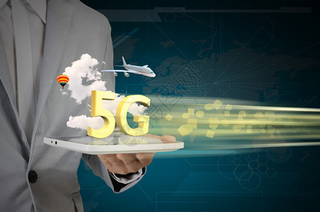 商人在5G高速度网络通讯互联网上使用板图片