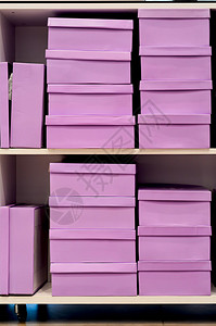 鞋店里的粉色鞋盒图片
