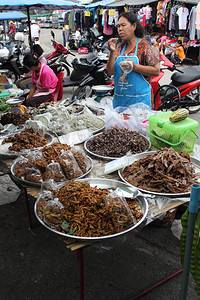 泰国的一个食品市场出售许图片