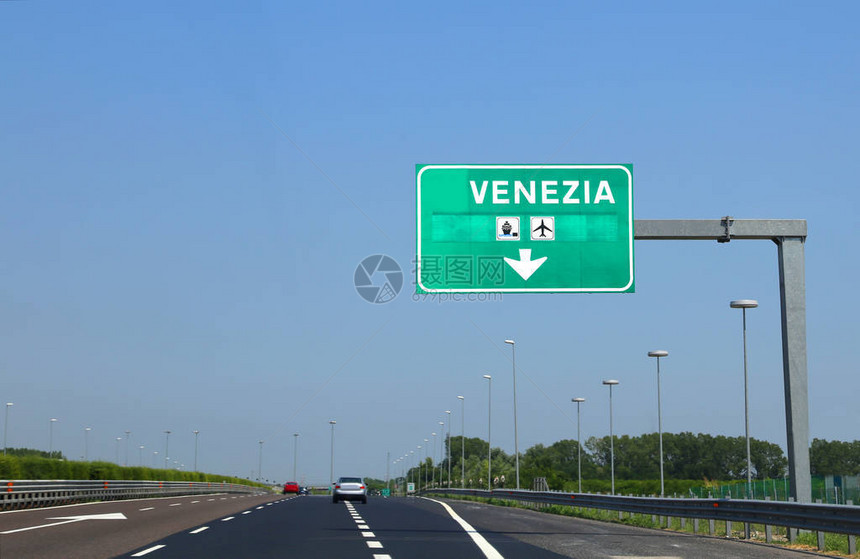 指示前往意大利威尼斯岛的路标图片