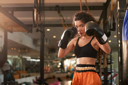 女泰拳手Muay泰国女拳击图片