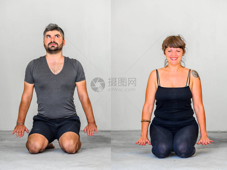 合并二瑜伽学生展示不同瑜伽姿图片