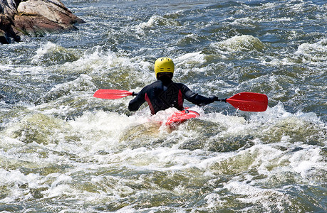 活跃的Kayaker图片