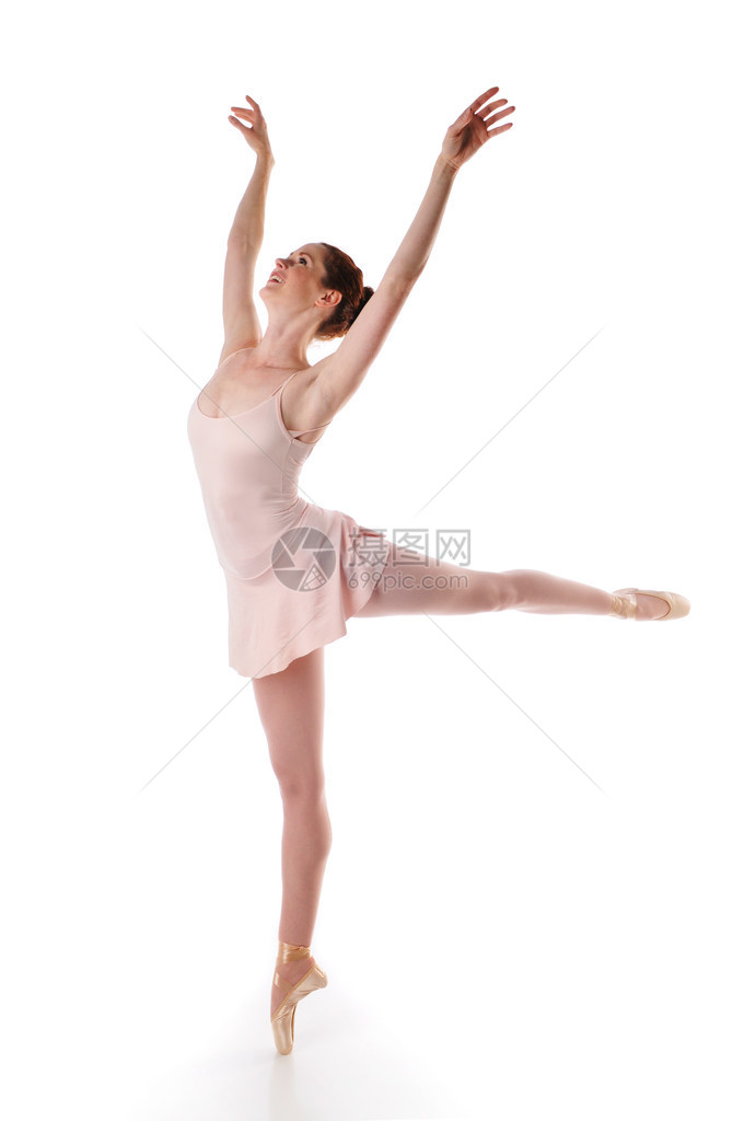 Ballerina在白色背景下表演舞蹈图片