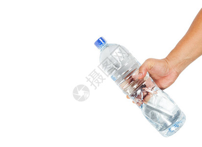 手握着一瓶水在饮用图片