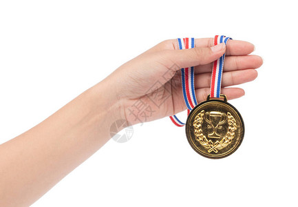 获奖者举起双手并持有金奖章带白图片