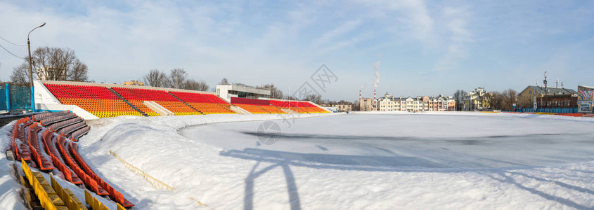 一场大雪过后的体育场看台足球图片