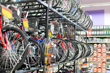 商店里的自行车图片