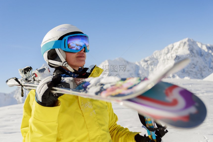 滑雪者滑雪冬季运动女图片
