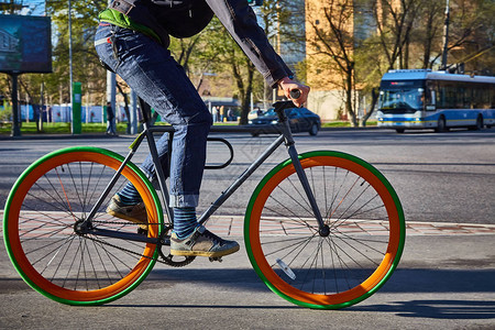 城市中的自行车俱乐部名单自行车特闭式生态友图片
