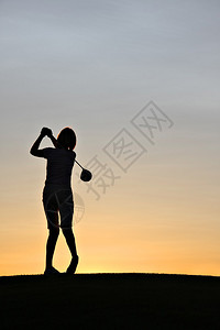 女高尔夫球员在日图片