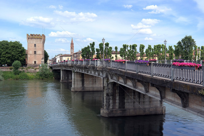 意大利皮齐格通阿达河上的桥图片