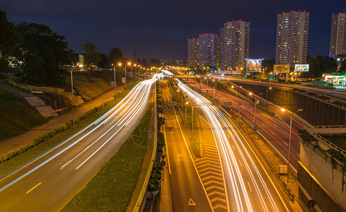 卡托维兹高速公路的夜景图片