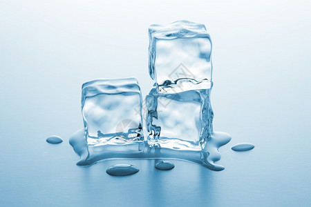 冰冻的立方体塔融化了水滴图片