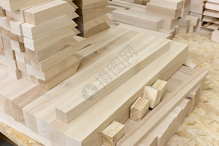 木工车间的木条用于家具生产图片
